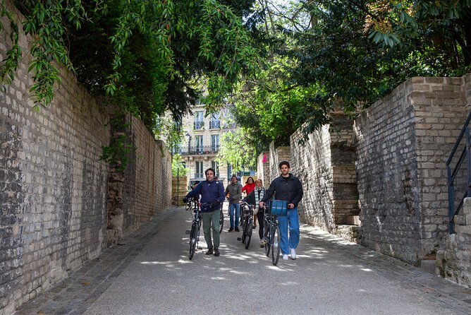 Best of Paris Small Group E-bike Guided tour (w/ optional Cruise) - The optional one-hour Seine cruise