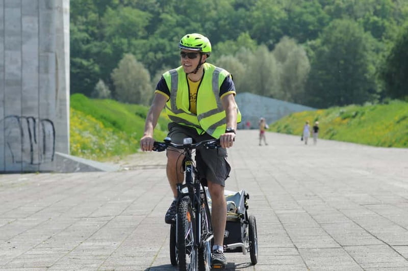 Best of Tallinn 2-Hour Bike Tour - Summer, autumn, and winter riding