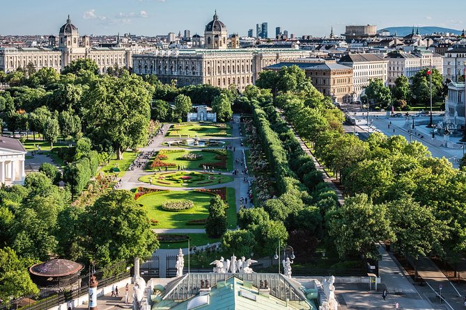 Bicycle tour - Vienna Complete - Musikverein and Lugeck: music, cafés, and old Vienna