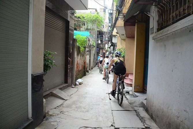 Bicycle Tours Hanoi: Half Day Hanoi City Bicycle Tours - Cycling beside the railway at Train Street