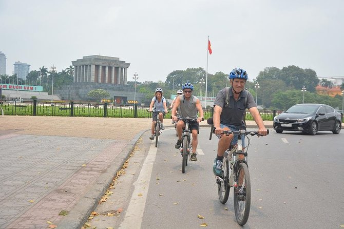 Bicycle Tours Hanoi: Half Day Hanoi City Bicycle Tours - West Lake and the view from Thanh Nien Road
