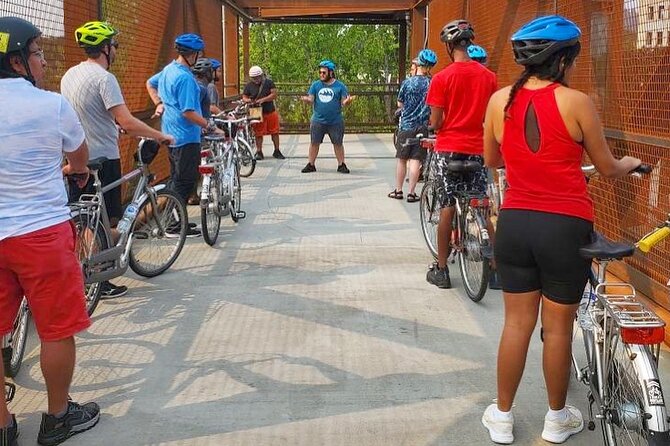 Bike Around Portland Oregon: Art, Culture, Bridges, Poetry - A snack stop that keeps the ride human