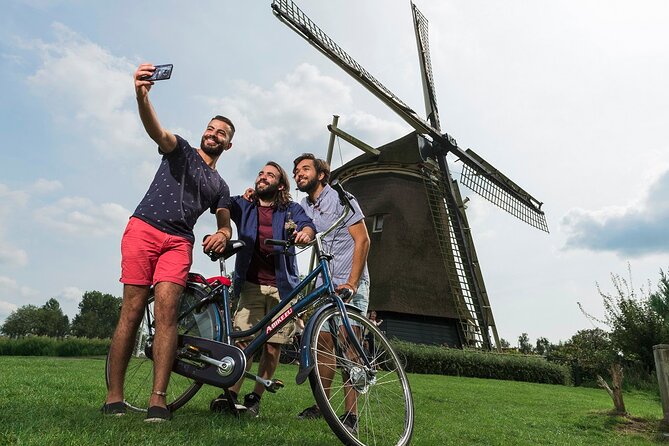 Bike Rental in Amsterdam - Exploring De Wallen and the canal belt