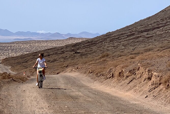 Bike Rental La Graciosa - Playa del Ambar and the open northern tracks