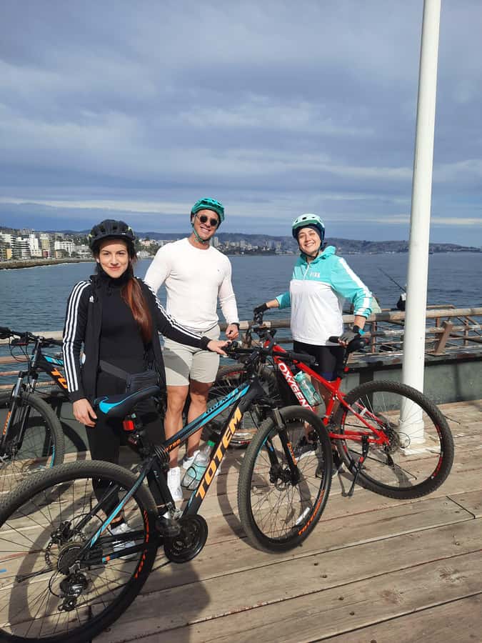 Bike ride along the coast of Viña del Mar or Valparaíso, you choose! - A local introduction to three connected cities