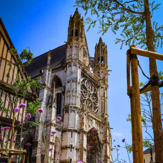 Bike tour from Vernon to Giverny with local guide - Arriving in Giverny by bicycle