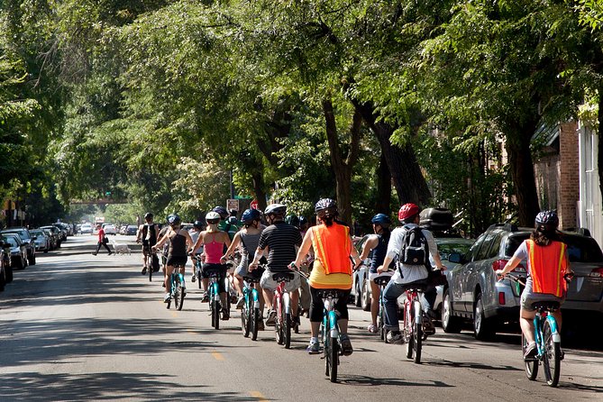 Bike Tour of Chicago's Lakefront Neighborhoods - The Lakefront Trail makes the distance manageable