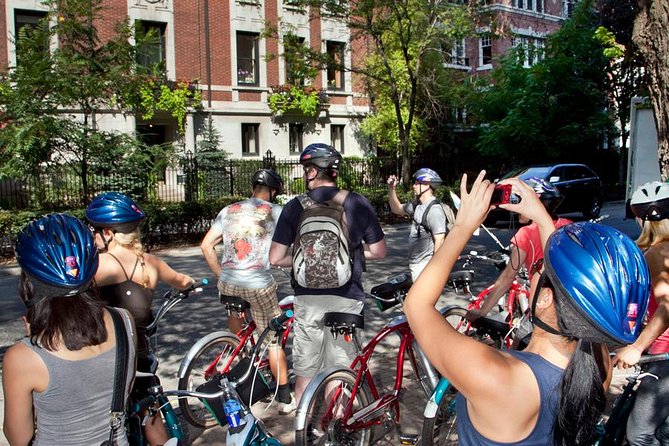 Bike Tour of Chicago's Lakefront Neighborhoods - Gold Coast mansions and Chicago’s polished side