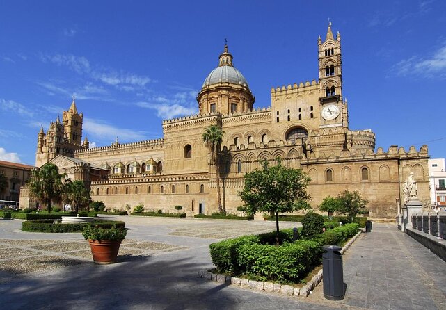 Bike tour of the historic center of Palermo with tasting - Key details before you book
