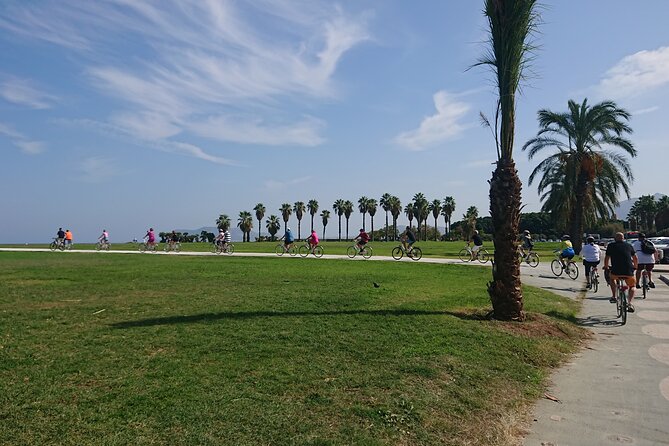 Bike tour of the historic center of Palermo with tasting - From Palermo Marina Yachting to La Cala
