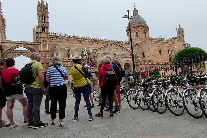 Bike tour of the historic center of Palermo with tasting - Piazza Marina and Piazza Croce dei Vespri