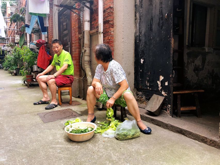 Biking Real Shanghai& Tea Tasting Experience - Old Town lanes and everyday Shanghai