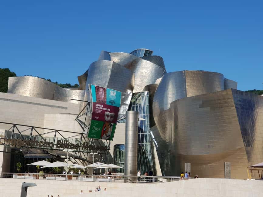 Bilbao: E-Bike Tour - Meeting your guide at Theater Arriaga