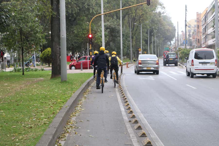 Bogotá: Shared Bike Tour - National Park, a pause between city districts