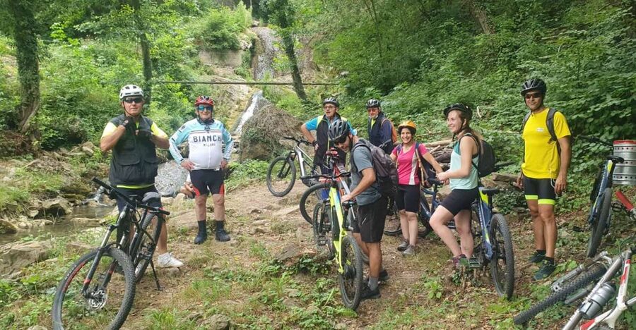 Bologna: E-Bike Guided Tour with Aperitivo - Key points at a glance