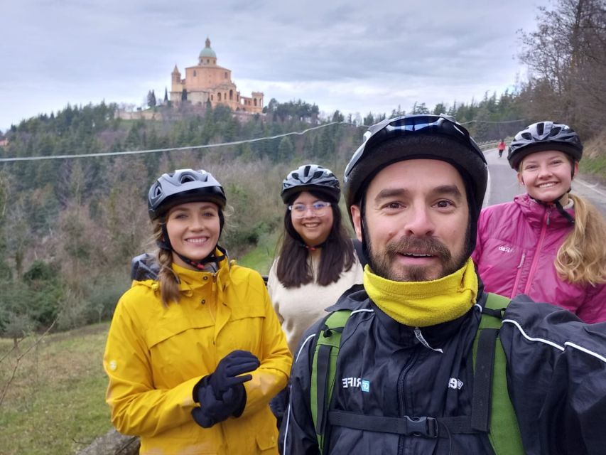Bologna: E-Bike Guided Tour with Aperitivo - Who should book this ride?