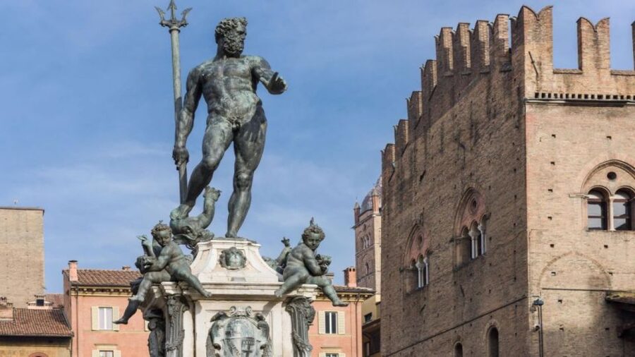 Bologna Guided Bike Tour - Why a bicycle works so well in Bologna