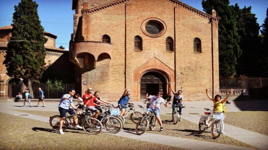 Bologna: Panoramic Bike Tour - Cavaticcio Park and the old river port