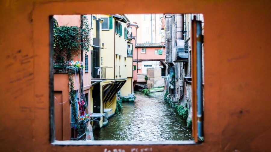 Bologna: Panoramic Bike Tour - The guide makes the biggest difference