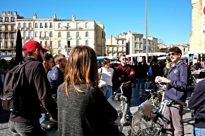 "Bordeaux by bicycle: a 3-hour tour immersive experience" - From Roman ruins to Bordeaux’s old center