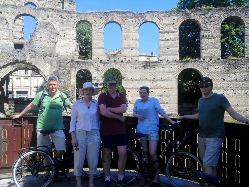 Bordeaux: Essentials 3-Hour Bike Ride - Pont Chaban-Delmas and the northern riverfront