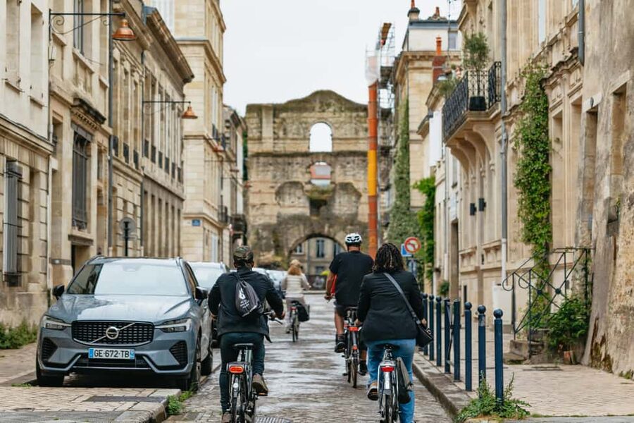 Bordeaux: Historic Center & Chartrons District Bike Tour - The bridges and Bordeaux’s changing riverfront