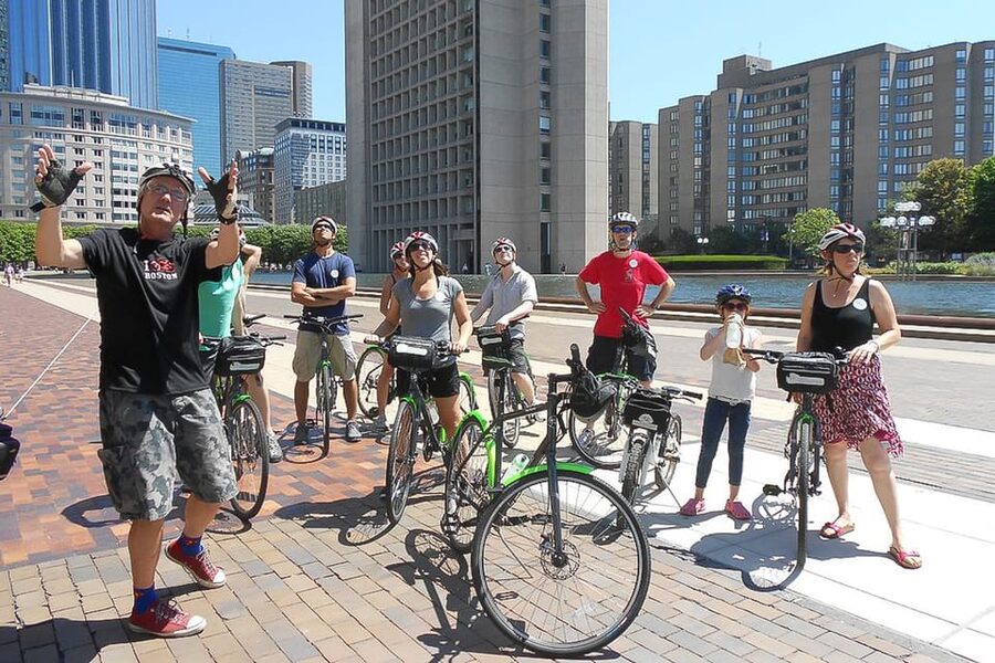 Boston: 2.5-Hour City View Bike Tour - From the bike shop to Fenway Park and Boston University