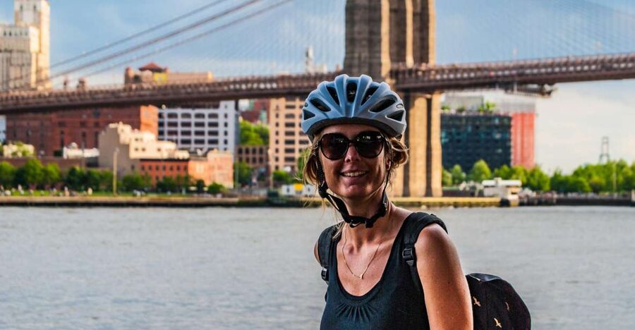 Brooklyn: 2-Hour Manhattan & Brooklyn Bridges Bike Tour - One World Trade and the sights around City Hall Park