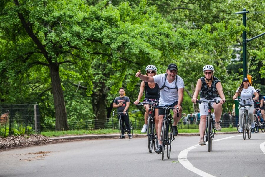 Brooklyn: Sightseeing Bike Tour with Local Guide - A 15-mile introduction to Brooklyn