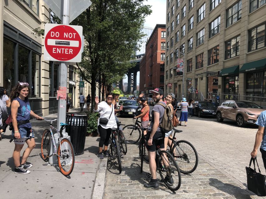 Brooklyn: Sightseeing Bike Tour with Local Guide - DUMBO bridges and the Brooklyn Navy Yard
