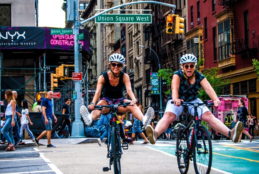 Brooklyn: Sightseeing Bike Tour with Local Guide - Fort Greene and Grand Army Plaza