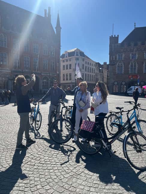 Bruges: Guided Bike Tour with a Local to Sights & Secrets - Who will get the most from this Bruges ride
