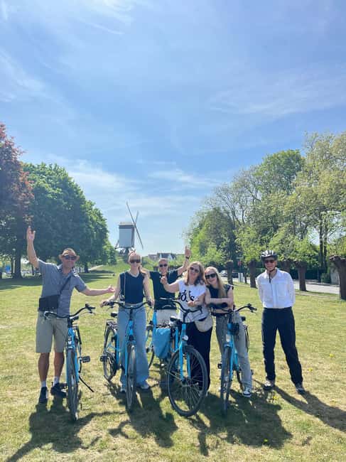 Bruges: Guided Bike Tour with a Local to Sights & Secrets - Starting at Quasimundo Bike Tours Brugge