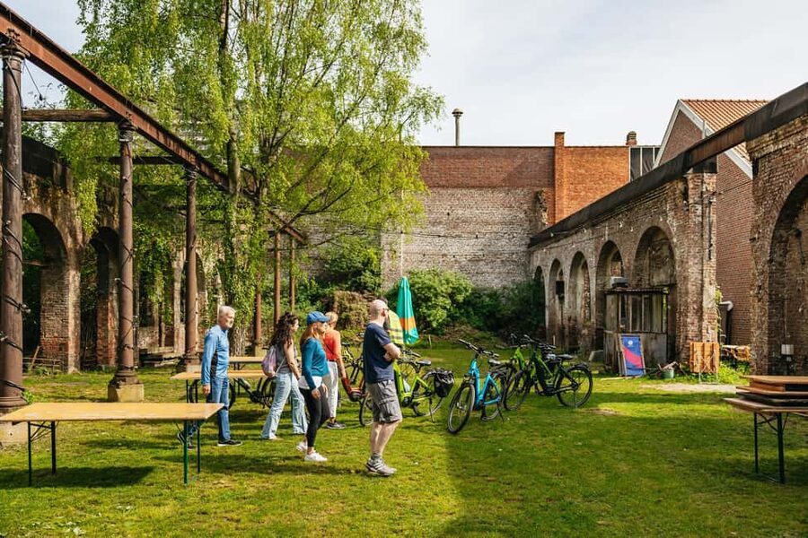 Brussels: City Highlights and Hidden Gems Bike Tour - Key points at a glance