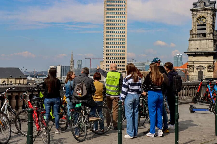 Brussels: City Highlights and Hidden Gems Bike Tour - Why a bicycle is a smart way to see Brussels