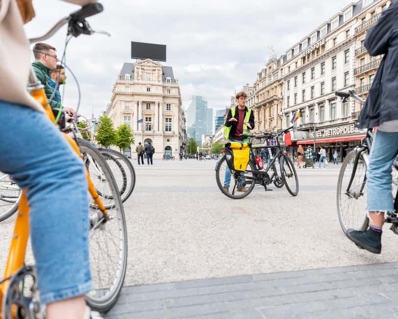 Brussels: City Highlights and Hidden Gems Bike Tour - Choosing your bike at Grand Hospice