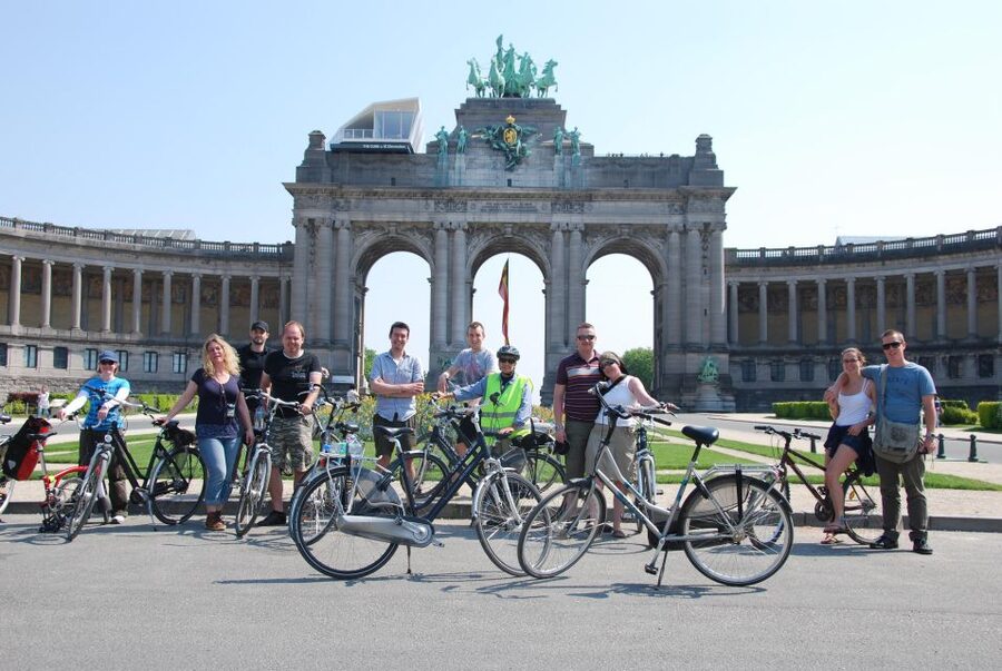 Brussels: Sightseeing Bike Tour - The Marolles and the Court House