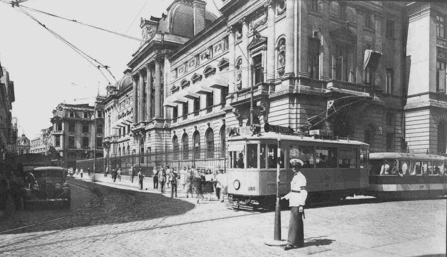 Bucharest: Half Day Bike Tour - Who should book this ride?