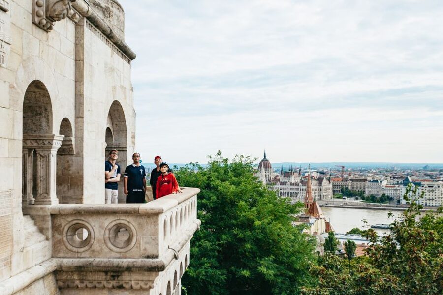 Budapest: Grand Sightseeing Bike Tour - Who should book this bike tour?