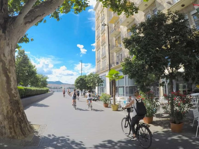 Budapest: Guided Bike & E-bike Tour with a Goulash - Andrássy Avenue, Elizabeth Square, and the grand city center