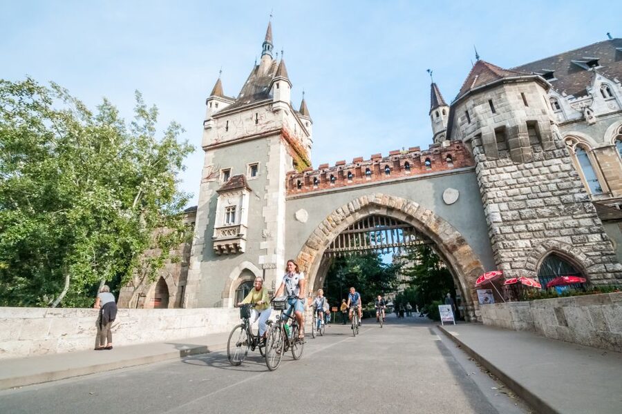 Budapest: Guided City Discovery Bike Tour - Guides, group feel, and what the ride is really like