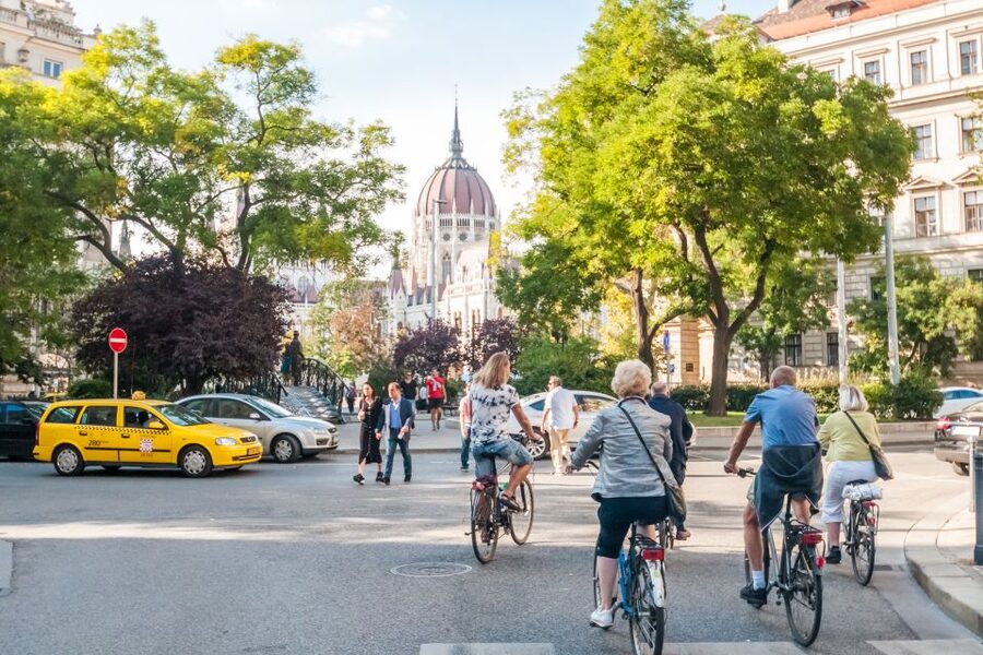 Budapest: Guided City Discovery Bike Tour - Starting at Liberty Square and the Soviet monument
