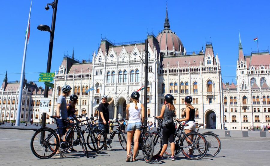 Budapest: Guided City Tour by E-Bike - Heroes’ Square and City Park on the longer route