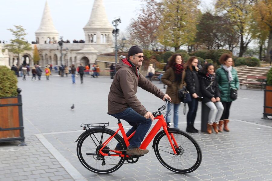 Budapest: Guided Downtown Electric Bike Tour - Key points at a glance
