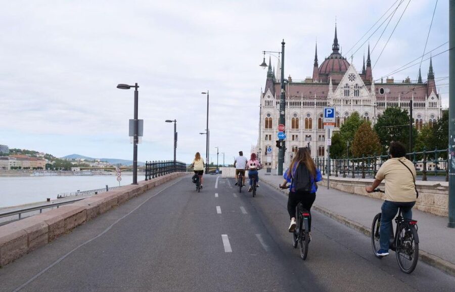 Budapest: Guided E-Bike Sightseeing Tour - What the guides add to the ride
