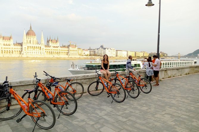 Budapest Historic Downtown Bicycle Tour in small groups - From the Jewish District to Andrassy Avenue