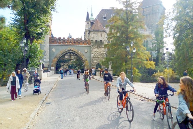 Budapest Historic Downtown Bicycle Tour in small groups - Parliament, the Danube, and Budapest’s painful memory