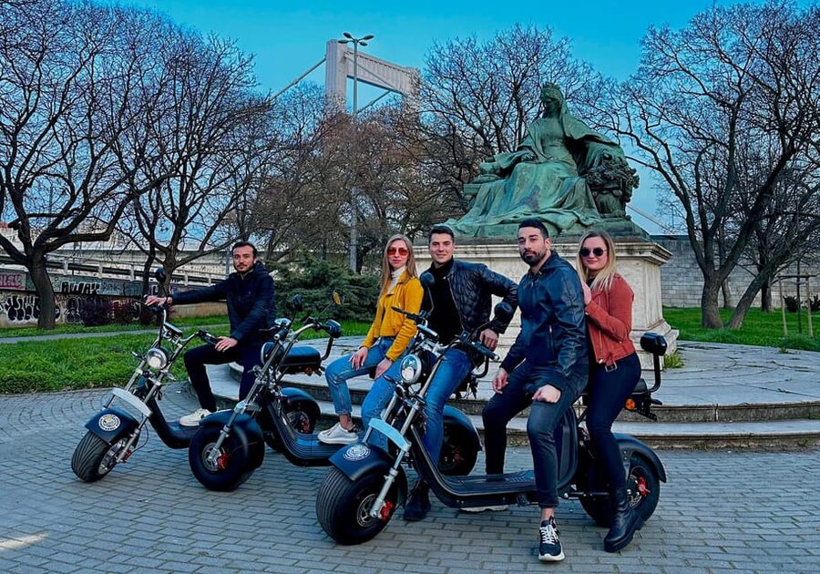 Budapest: Monster Bike Roller Guided City Tour - Buda Castle and the uphill advantage