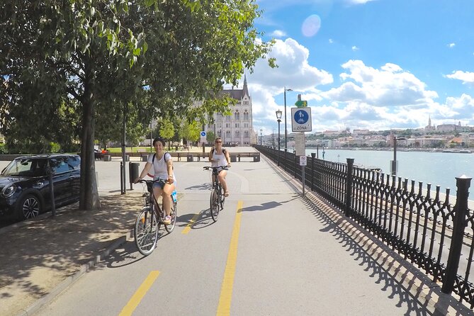 Budapest private Bike & e-Bike Tour with a drink - Margaret Island, the green break in the middle