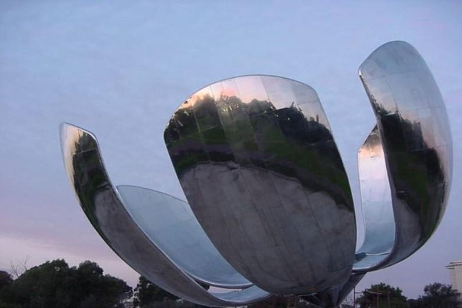 Buenos Aires Bike Tour: North Districts, Recoleta and Palermo - Recoleta brings grand buildings and open parks